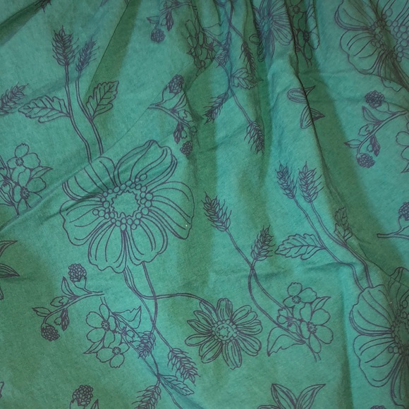 Blouse - Picture 2 of 3